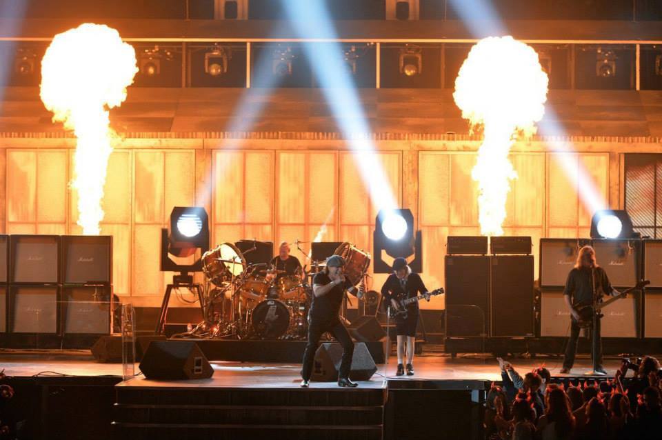 AC/DC Plays The Grammys